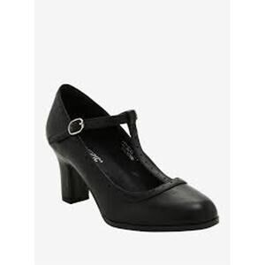 HOT TOPIC T-Strap Mary Janes